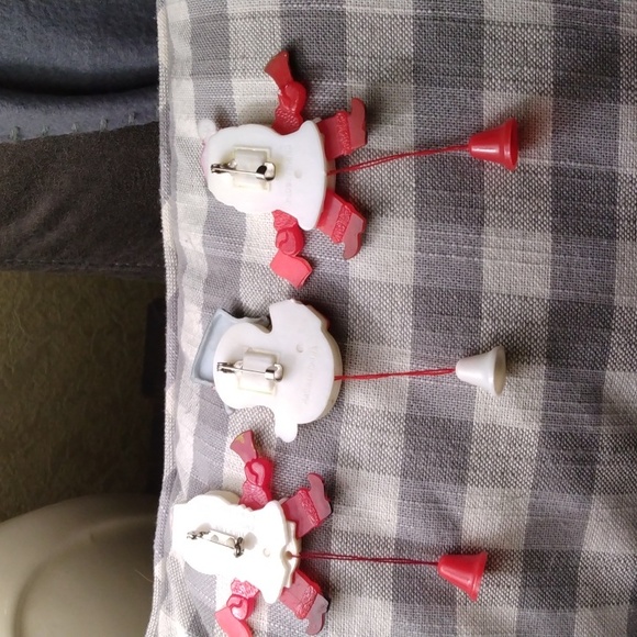 Pins,Christmas 3 pin set, pull bell  and parts move, very cute set. - Picture 5 of 7